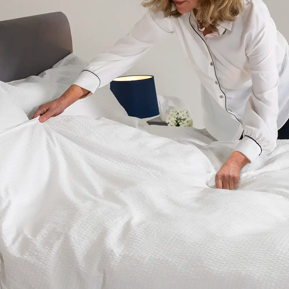 Luxury Cotton Seersucker 200 Thread Count Housewife Pillowcase Pair