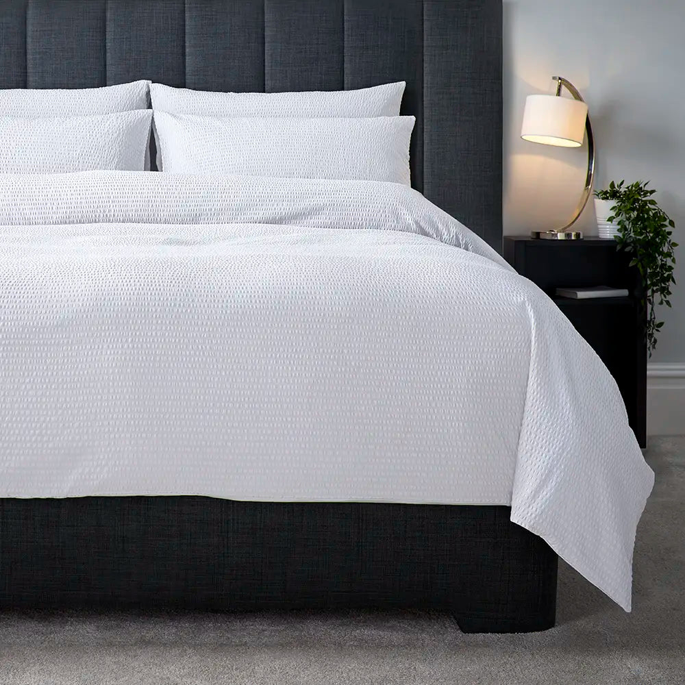 Luxury Cotton Seersucker 200 Thread Count Housewife Pillowcase Pair