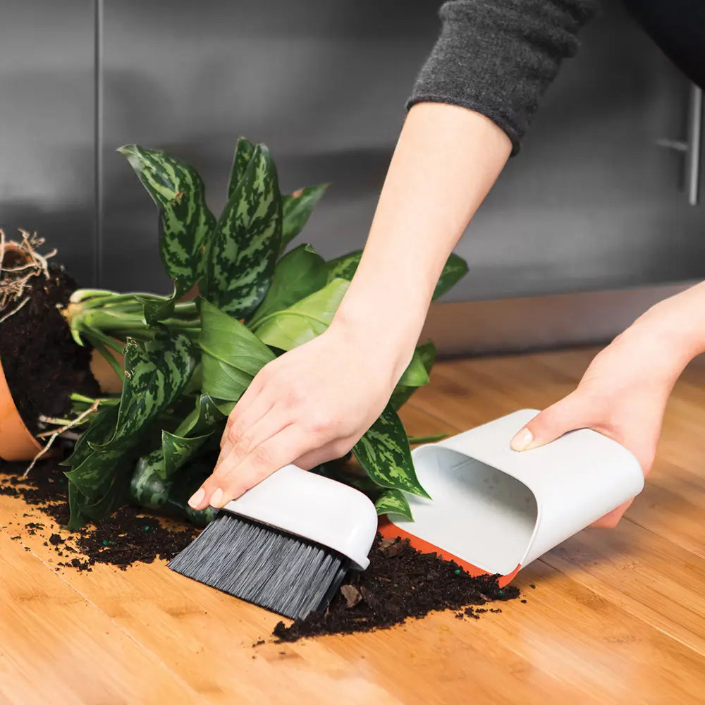 Oxo Compact Dustpan & Brush
