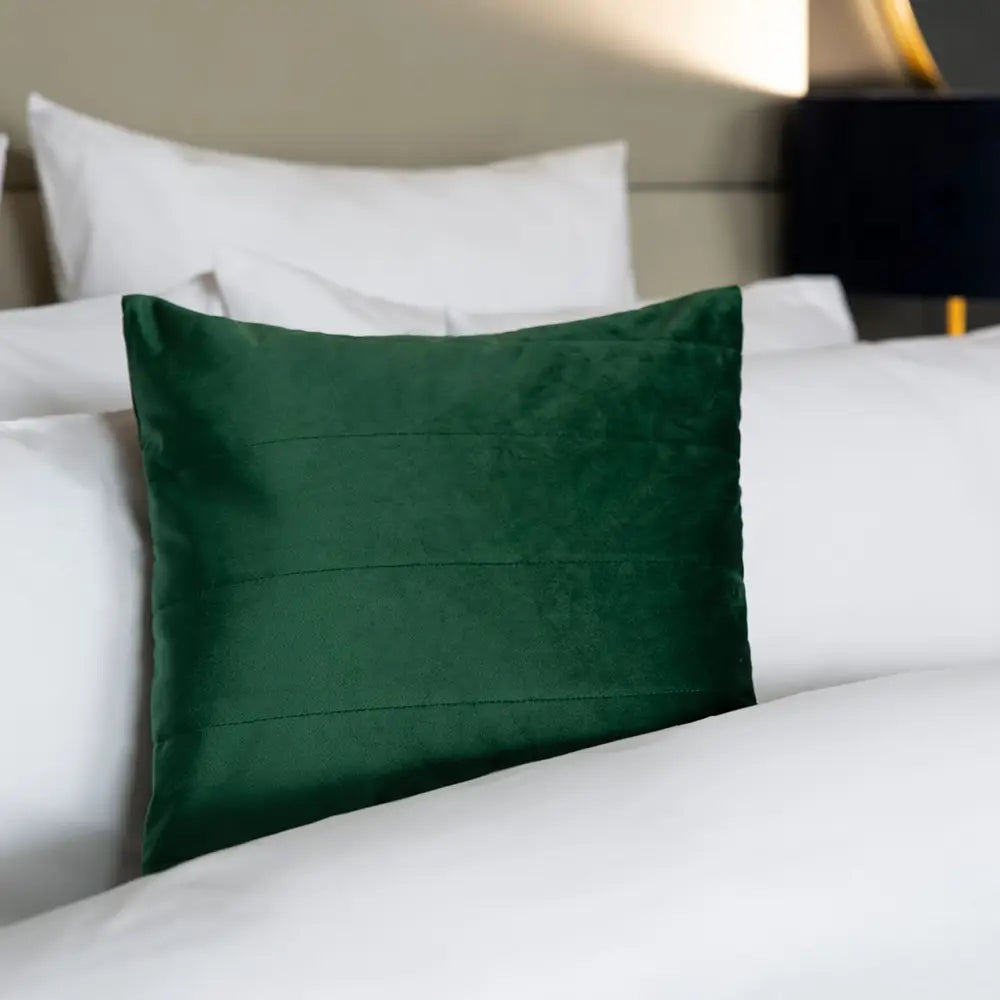 Verona Cushion emerald