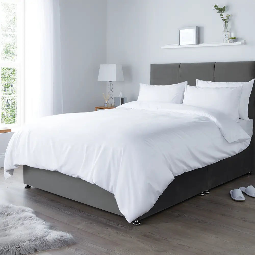 Luxury Organic Cotton 400 Thread Count Fitted Sheet in a bedroom lifestyle setting