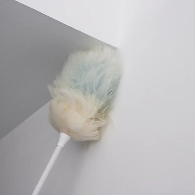 Lambswool Duster with Telescopic Handle in use