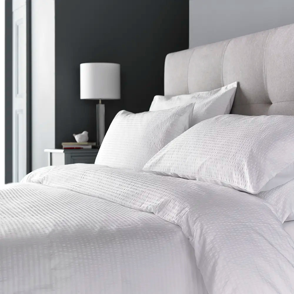 Luxury Cotton Seersucker 200 Thread Count Housewife Pillowcase Pair