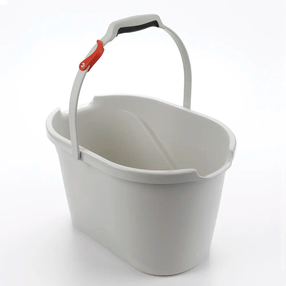 Oxo Angled Measuring Bucket