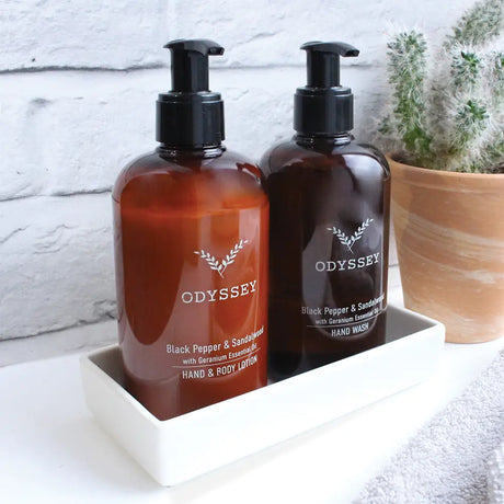  high-gloss Rectangular Ceramic white Presentation tray with handwash and body lotion bottles 